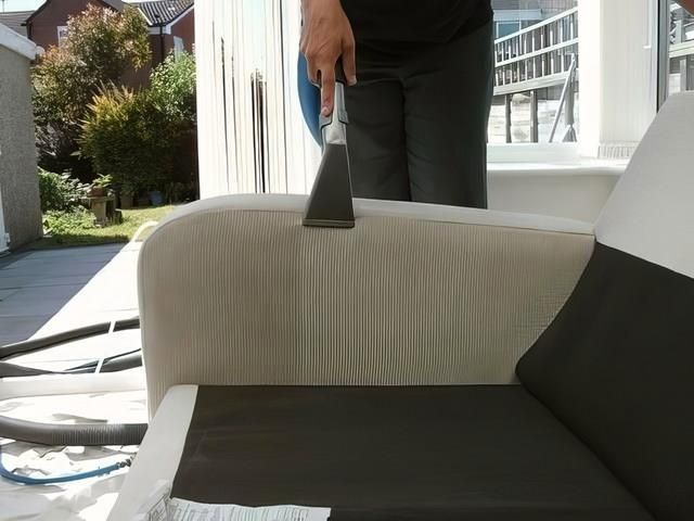 sofa-cleaning-3-kireth-ai